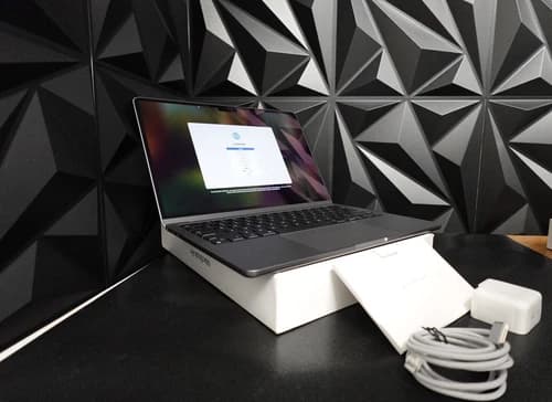 MacBook Air 13.6" M3 Chip 8GB 512GB 2024 – New Model & Fingerprint Recognition – Built for the Demands of Tomorrow.