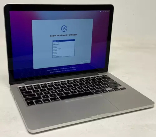 Apple MacBook Pro 13.3" (2015) – Intel Core i5, 8GB RAM, 256GB SSD – More Storage, Same Reliability.